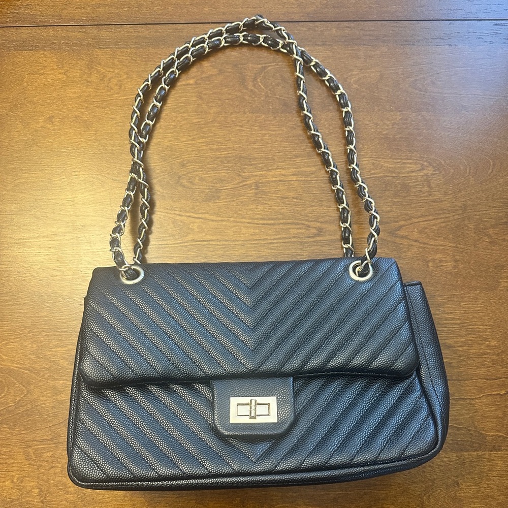 Elegant Black Quilted Chain Shoulder Bag